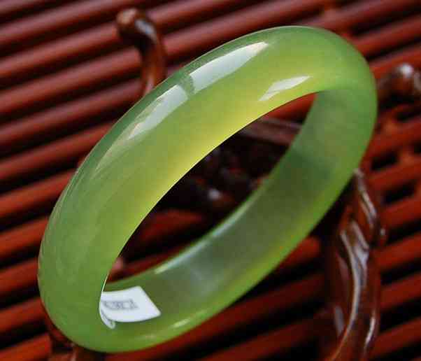 勵志故事,岫玉背后的價值之旅