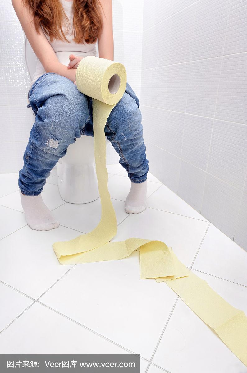 最新女性如廁瞬間的獨特體驗,小巷深處的私密瞬間