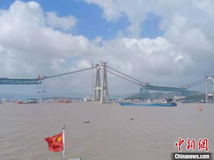 浙江最新臺風動態,家的溫馨與臺風前沿的較量故事