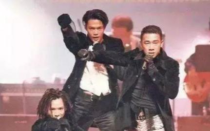 山雞演員的舞臺與生活風(fēng)采