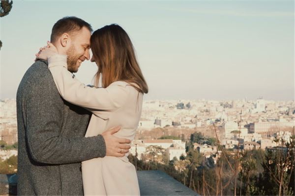 深度解析夢(mèng)境中的奇妙邂逅,夢(mèng)見與明星接吻的奧秘