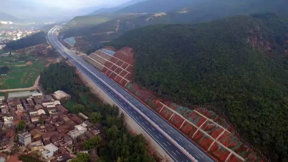 武易高速2025最新動態,溫情陪伴貫穿全程的進展之路