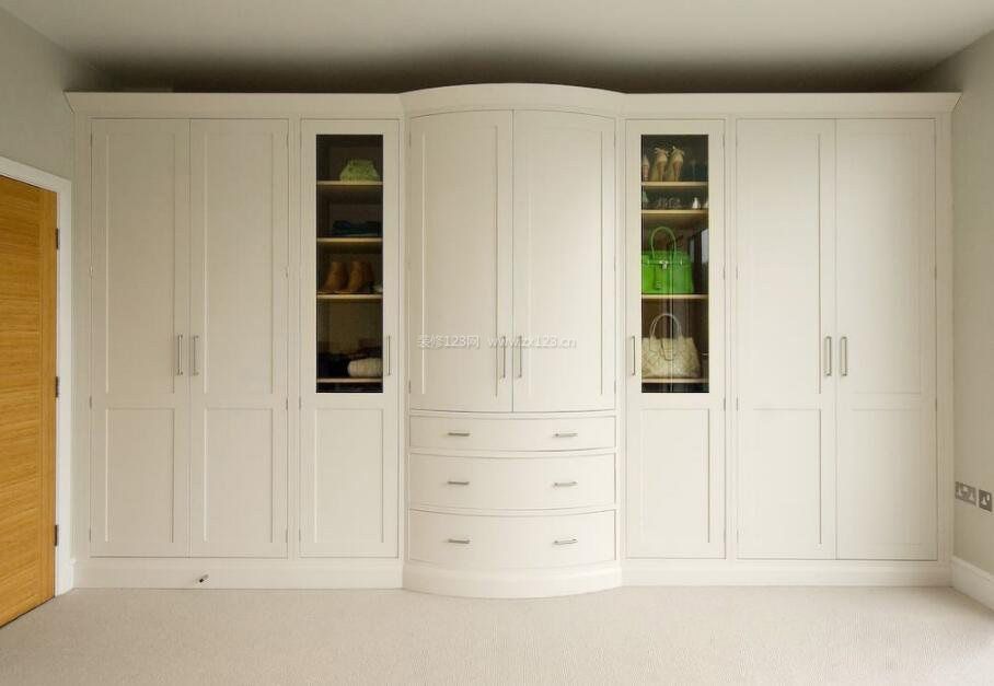 科技重塑家居美學(xué),最新壁柜圖帶你體驗未來生活魅力