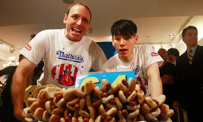 世界大胃王比賽,科技盛宴重塑美食競技藝術,挑戰味蕾極限!