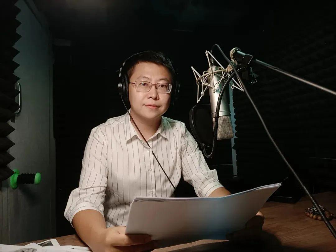 央視主持人張瑋,魅力與氣質并存的新照亮相