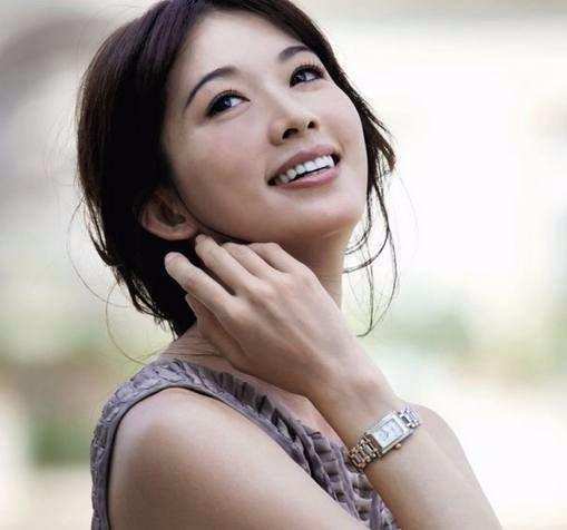 揭秘科技巨頭女明星,前沿科技產品體驗與奢華生活揭秘