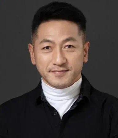 演員郭鐵城,探尋小巷中的隱秘美味之旅