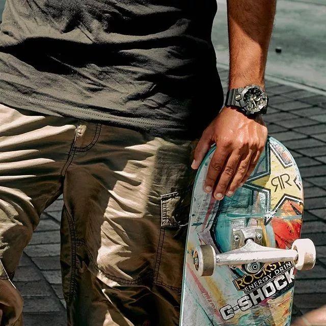 科技重塑時尚,最新泳裝表實引領未來生活新紀元體驗