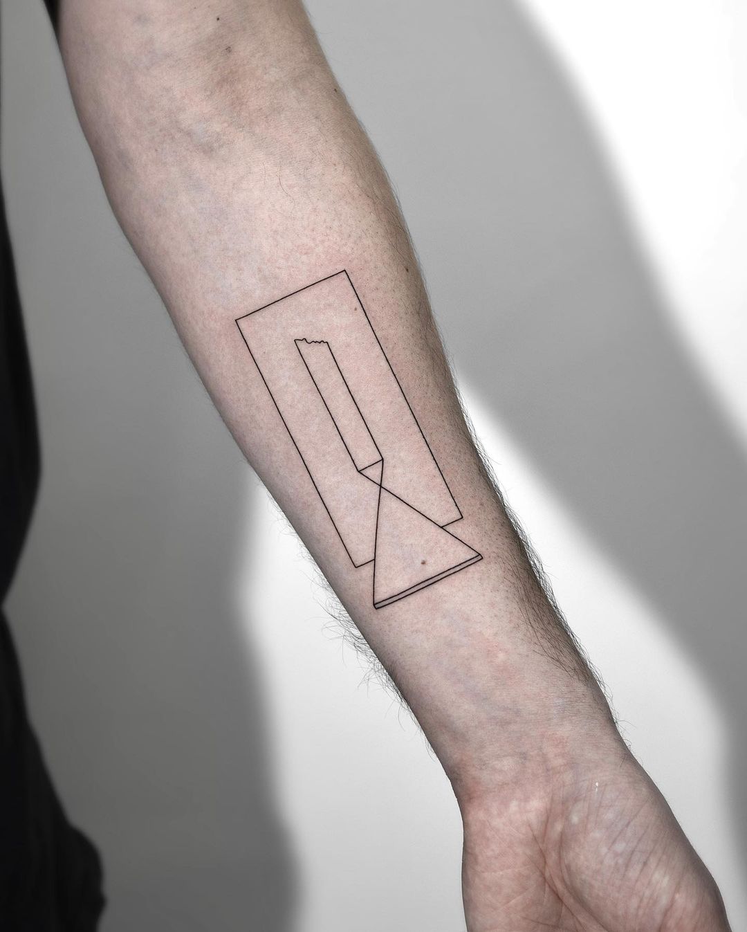 揭秘未來(lái)流行趨勢(shì),2025熱門紋身圖案——小巷深處的獨(dú)特紋藝小店