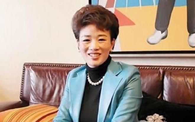 胡潔最新時尚魅力瞬間圖片展現