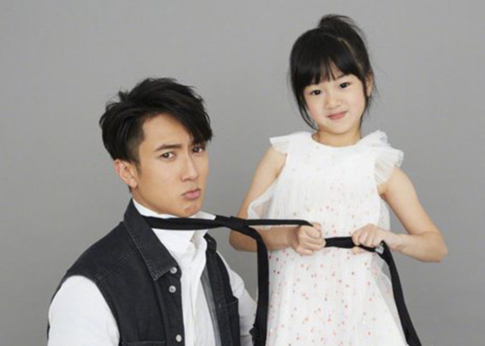 吳尊與女兒探秘小巷美食寶藏,最新發現與故事