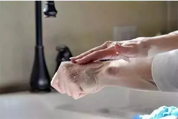 科技新品重塑生活之美,濺起傷口的美的最新章節