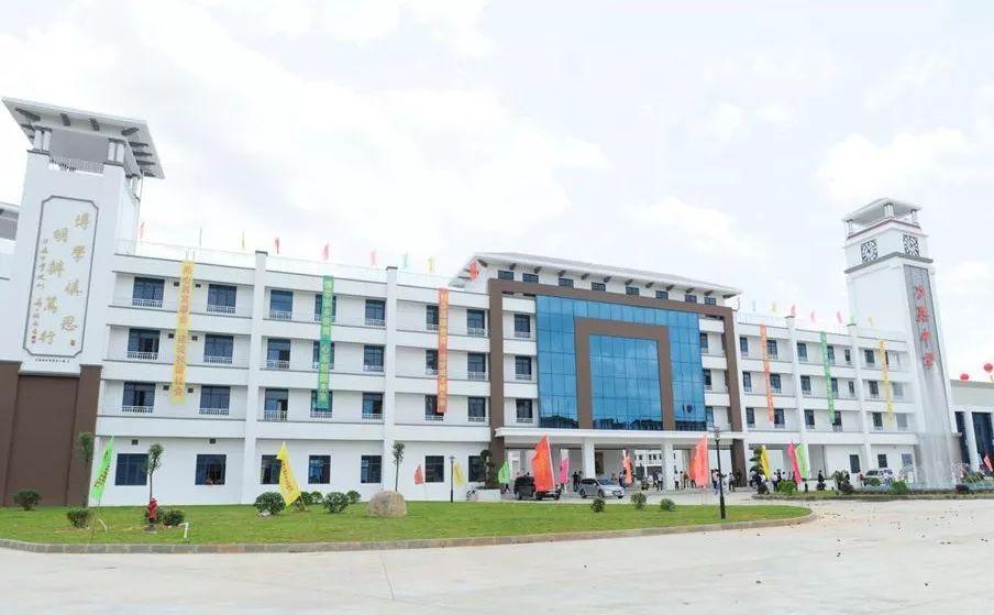 潮陽力嘉中學最新發展動態與觀點透視,嶄新篇章開啟