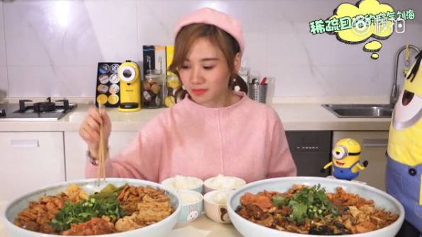 大胃王密子君最新視頻,食欲背后的網(wǎng)絡現(xiàn)象深度解析